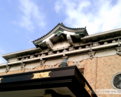 京都市美術館入口から見上げて